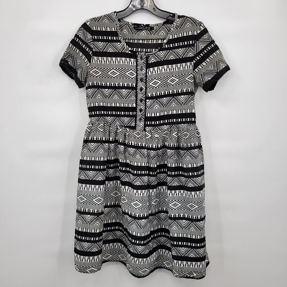 Atmosphere Dresses & Skirts - Atmosphere Women Black Aztec Stripe Short Sleeve Casual Mini Dress Size XS